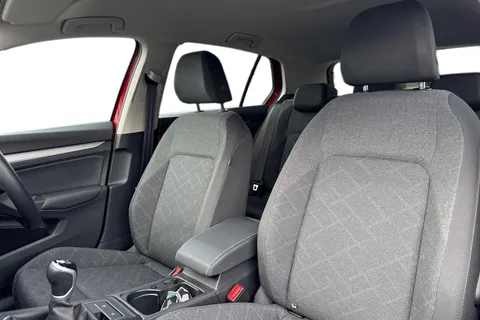 DG23JZT Volkswagen Golf 1.0 TSI Life 5dr Thumbnail #17