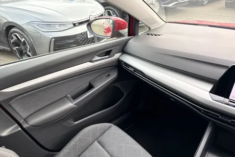 DG23JZT Volkswagen Golf 1.0 TSI Life 5dr Thumbnail #21