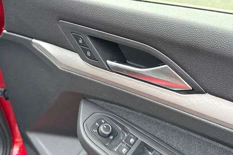 DG23JZT Volkswagen Golf 1.0 TSI Life 5dr Thumbnail #22