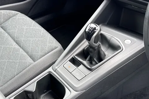 DG23JZT Volkswagen Golf 1.0 TSI Life 5dr Thumbnail #24