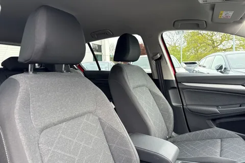 DG23JZT Volkswagen Golf 1.0 TSI Life 5dr Thumbnail #25