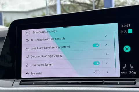 DG23JZT Volkswagen Golf 1.0 TSI Life 5dr Thumbnail #32