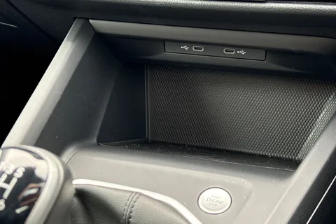 DG23JZT Volkswagen Golf 1.0 TSI Life 5dr Thumbnail #35