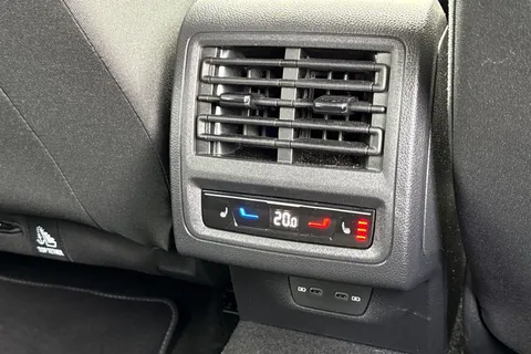 DG23JZT Volkswagen Golf 1.0 TSI Life 5dr Thumbnail #38