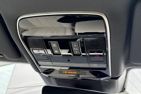 DL75ZHW Land Rover Range Rover 3.0 D300 MHEV Edition SUV 5dr Diesel Auto 4WD Euro 6 (s/s) (300 ps) Thumbnail #25