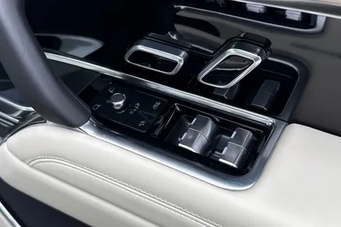 DL75ZHW Land Rover Range Rover 3.0 D300 MHEV Edition SUV 5dr Diesel Auto 4WD Euro 6 (s/s) (300 ps) Thumbnail #27