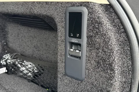 DL75ZHW Land Rover Range Rover 3.0 D300 MHEV Edition SUV 5dr Diesel Auto 4WD Euro 6 (s/s) (300 ps) Thumbnail #29