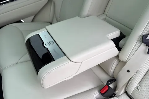 DL75ZHW Land Rover Range Rover 3.0 D300 MHEV Edition SUV 5dr Diesel Auto 4WD Euro 6 (s/s) (300 ps) Thumbnail #31