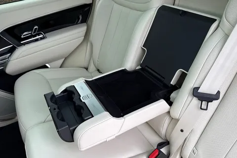 DL75ZHW Land Rover Range Rover 3.0 D300 MHEV Edition SUV 5dr Diesel Auto 4WD Euro 6 (s/s) (300 ps) Thumbnail #32