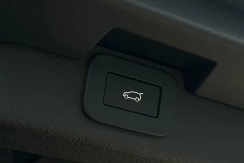 31 of 51 for Land Rover Discovery 3.0 D350 Dynamic HSE 5dr
