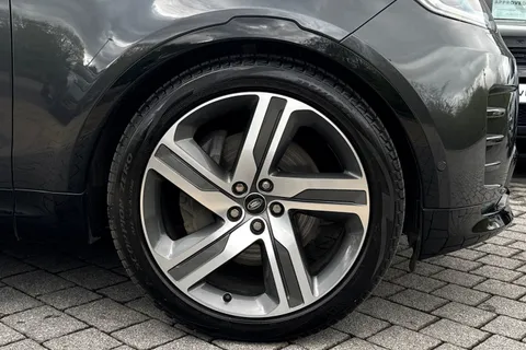 32 of 51 for Land Rover Discovery 3.0 D350 Dynamic HSE 5dr
