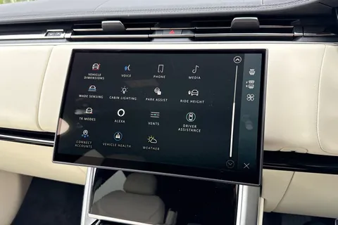 DL75ZHW Land Rover Range Rover 3.0 D300 MHEV Edition SUV 5dr Diesel Auto 4WD Euro 6 (s/s) (300 ps) Thumbnail #38