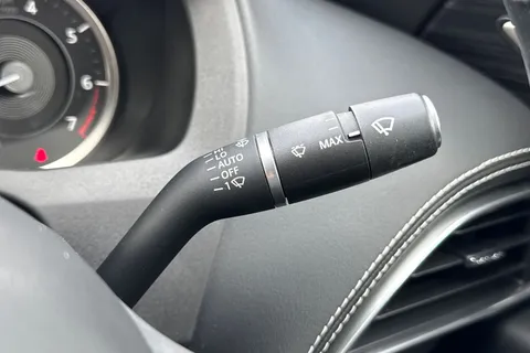 YT23EAM Jaguar XE 2.0 P250i R-Dynamic HSE Auto Euro 6 (s/s) 4dr Thumbnail #32