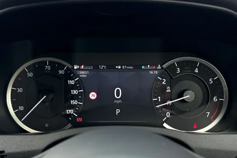 YT23EAM Jaguar XE 2.0 P250i R-Dynamic HSE Auto Euro 6 (s/s) 4dr Thumbnail #36