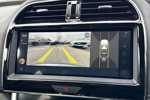 YT23EAM Jaguar XE 2.0 P250i R-Dynamic HSE Auto Euro 6 (s/s) 4dr Thumbnail #41