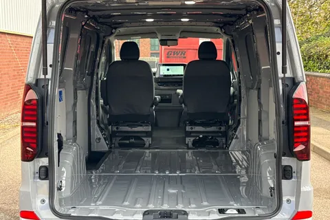 BJ26VTT Volkswagen Transporter 2.0 TDI 150 Commerce Pro Van Auto-4Motion Thumbnail #7