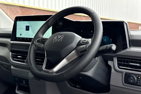 BJ26VTT Volkswagen Transporter 2.0 TDI 150 Commerce Pro Van Auto-4Motion Thumbnail #18