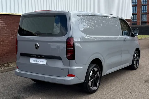 BJ26VTT Volkswagen Transporter 2.0 TDI 150 Commerce Pro Van Auto-4Motion Thumbnail #26