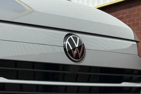 BJ26VTT Volkswagen Transporter 2.0 TDI 150 Commerce Pro Van Auto-4Motion Thumbnail #31