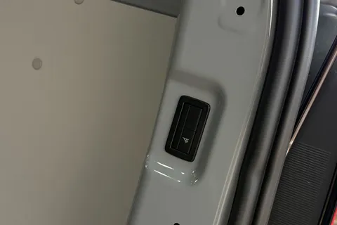 BJ26VTT Volkswagen Transporter 2.0 TDI 150 Commerce Pro Van Auto-4Motion Thumbnail #45