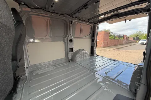 BJ26VTT Volkswagen Transporter 2.0 TDI 150 Commerce Pro Van Auto-4Motion Thumbnail #46