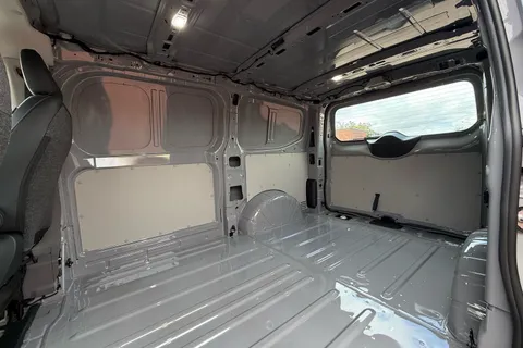 BJ26VTT Volkswagen Transporter 2.0 TDI 150 Commerce Pro Van Auto-4Motion Thumbnail #47