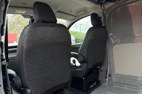 BJ26VTT Volkswagen Transporter 2.0 TDI 150 Commerce Pro Van Auto-4Motion Thumbnail #49