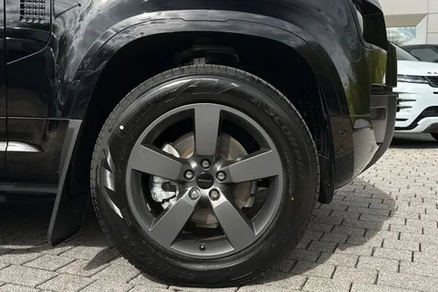  Land Rover Defender 110 3.0 D250 MHEV X-Dynamic HSE Auto 4WD Euro 6 (s/s) 5dr Thumbnail #9