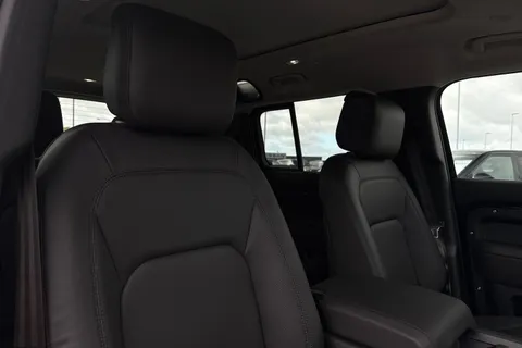 Land Rover Defender 110 3.0 D250 MHEV X-Dynamic HSE Auto 4WD Euro 6 (s/s) 5dr Thumbnail #11
