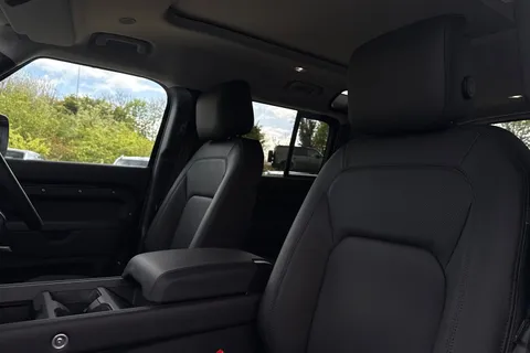  Land Rover Defender 110 3.0 D250 MHEV X-Dynamic HSE Auto 4WD Euro 6 (s/s) 5dr Thumbnail #12