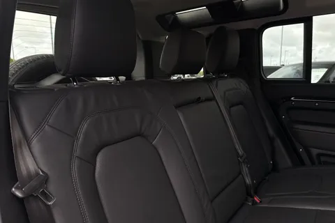  Land Rover Defender 110 3.0 D250 MHEV X-Dynamic HSE Auto 4WD Euro 6 (s/s) 5dr Thumbnail #13