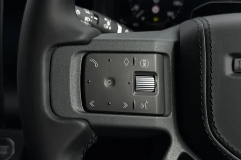  Land Rover Defender 110 3.0 D250 MHEV X-Dynamic HSE Auto 4WD Euro 6 (s/s) 5dr Thumbnail #18
