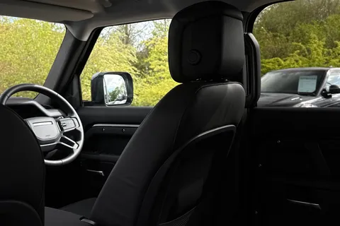  Land Rover Defender 110 3.0 D250 MHEV X-Dynamic HSE Auto 4WD Euro 6 (s/s) 5dr Thumbnail #27