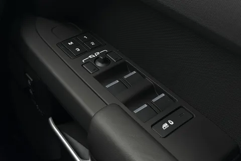  Land Rover Defender 110 3.0 D250 MHEV X-Dynamic HSE Auto 4WD Euro 6 (s/s) 5dr Thumbnail #33