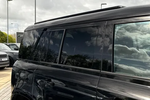  Land Rover Defender 110 3.0 D250 MHEV X-Dynamic HSE Auto 4WD Euro 6 (s/s) 5dr Thumbnail #50