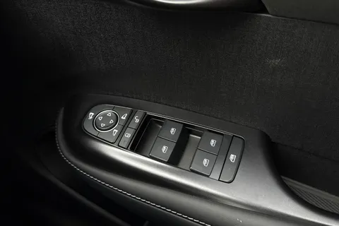  BYD Dolphin 60.48kWh Design Auto 5dr Thumbnail #18