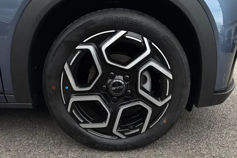  BYD Dolphin 60.48kWh Design Auto 5dr Thumbnail #23