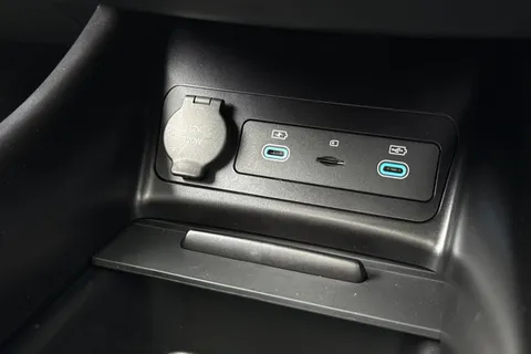  BYD Dolphin 60.48kWh Design Auto 5dr Thumbnail #41