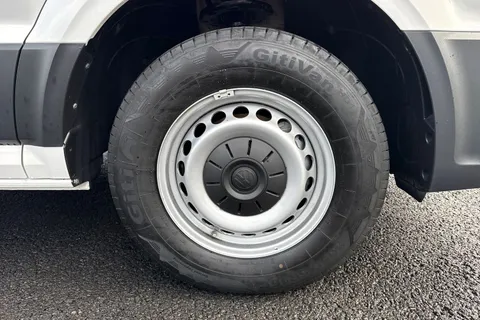 MF74OFD Volkswagen Crafter 2.0 TDI 140PS Commerce Plus High Roof Van Thumbnail #8