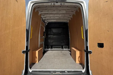MF74OFD Volkswagen Crafter 2.0 TDI 140PS Commerce Plus High Roof Van Thumbnail #11