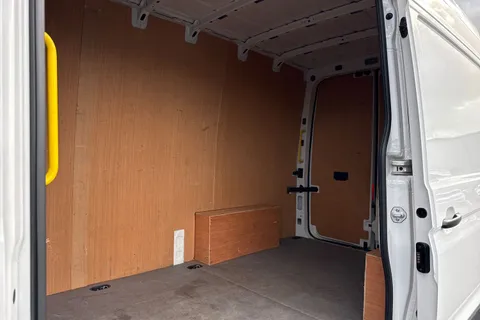 MF74OFD Volkswagen Crafter 2.0 TDI 140PS Commerce Plus High Roof Van Thumbnail #15