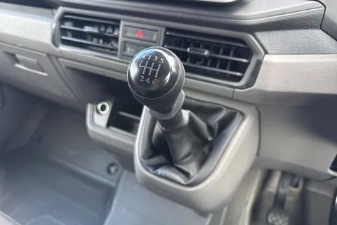 MF74OFD Volkswagen Crafter 2.0 TDI 140PS Commerce Plus High Roof Van Thumbnail #21