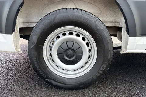 MF74OFD Volkswagen Crafter 2.0 TDI 140PS Commerce Plus High Roof Van Thumbnail #23