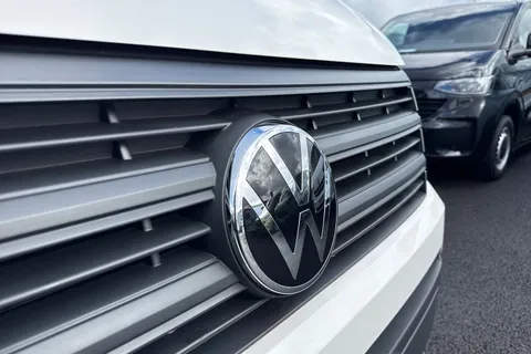 MF74OFD Volkswagen Crafter 2.0 TDI 140PS Commerce Plus High Roof Van Thumbnail #28