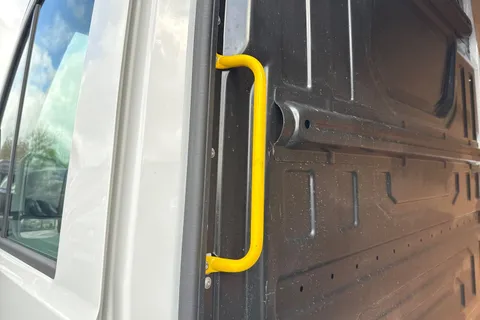 MF74OFD Volkswagen Crafter 2.0 TDI 140PS Commerce Plus High Roof Van Thumbnail #34