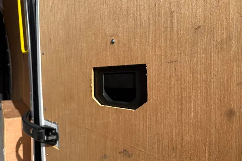 MF74OFD Volkswagen Crafter 2.0 TDI 140PS Commerce Plus High Roof Van Thumbnail #36