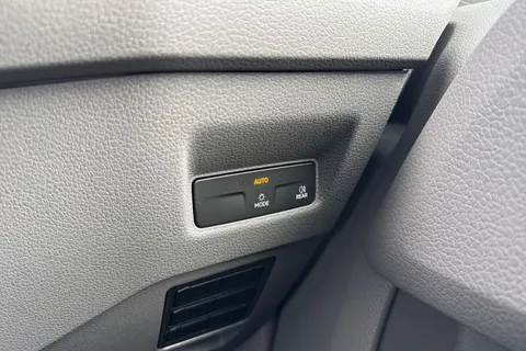 MF74OFD Volkswagen Crafter 2.0 TDI 140PS Commerce Plus High Roof Van Thumbnail #37