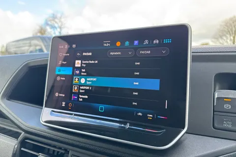 MF74OFD Volkswagen Crafter 2.0 TDI 140PS Commerce Plus High Roof Van Thumbnail #43