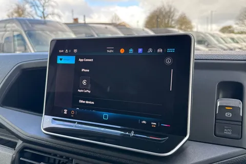 MF74OFD Volkswagen Crafter 2.0 TDI 140PS Commerce Plus High Roof Van Thumbnail #45