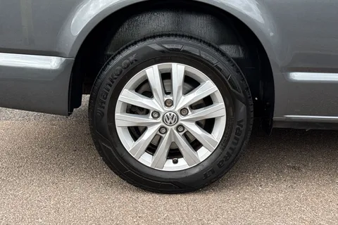 BF24HHK Volkswagen Transporter 2.0 TDI 150 Highline Kombi Van DSG-5 Seats Thumbnail #10